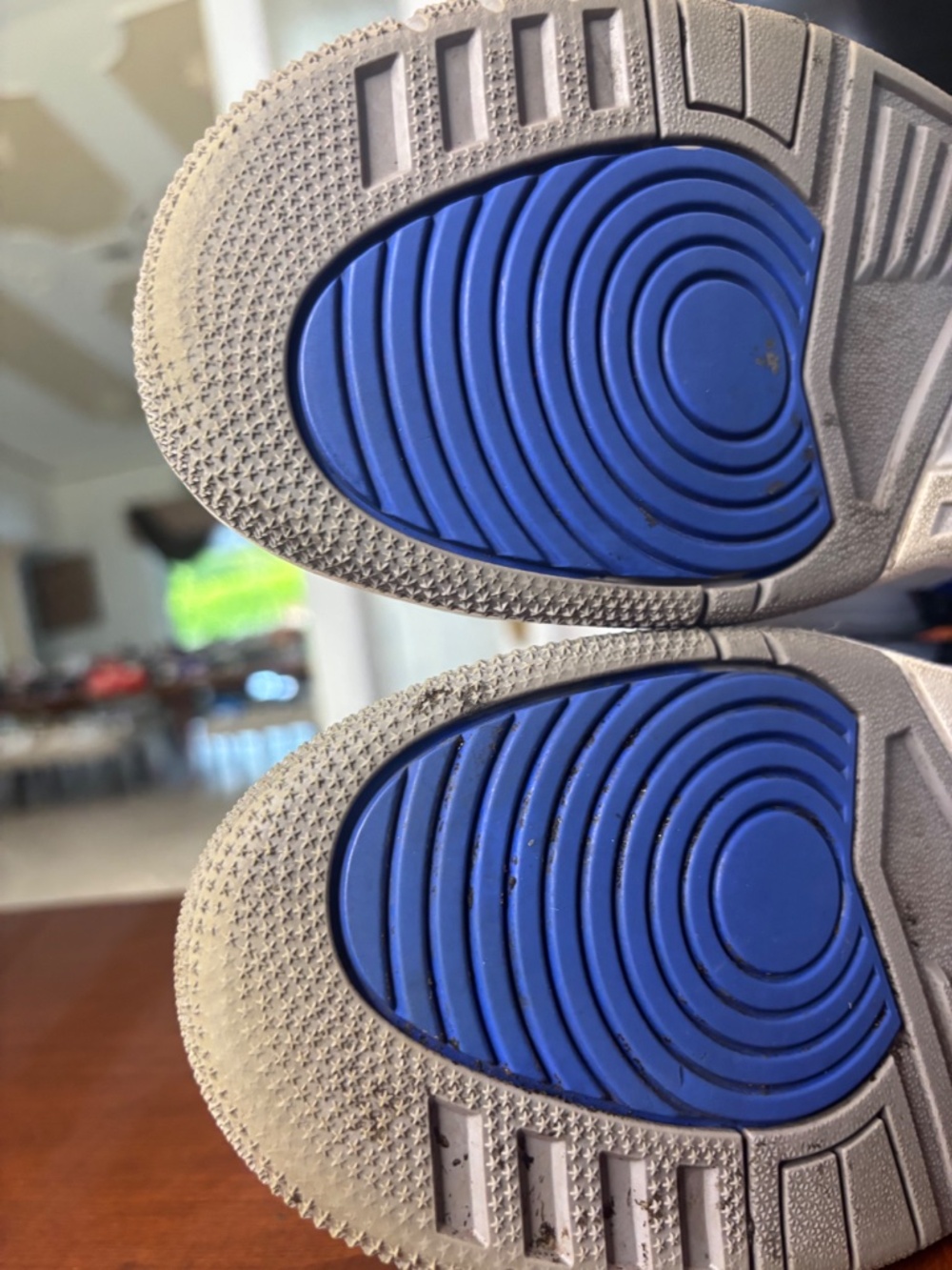 sneakers - Picture 9 of 11